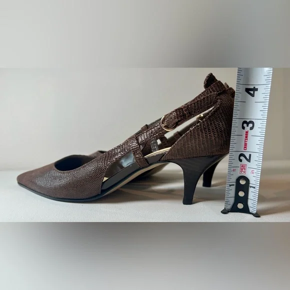 Bandolino Brown Women’s Low Heel Sling Back Size 6.5 Leather - Picture 2 of 8